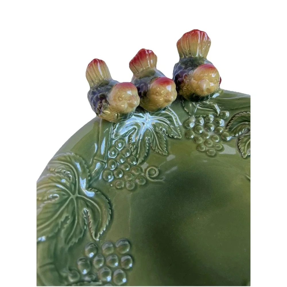 VTG Ceramic Pedestal Bird Bath Feeder 3 Birds Grapevine Bowl 10